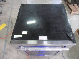 lot 315 image: Magic Chef 44 Bottle Dual Zone Wine Cooler in Stainless Steel HMWC44DZ