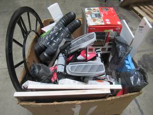 lot 320 image: WHOLESALE MIXED PALLET OF MICELLANOUS HOME DECOR AND SMALL HOUSEWARES