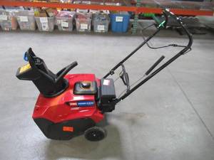 lot 8 image: Toro Power Clear 721 R 21 in. 212 cc Single-Stage Self Propelled Gas Snow Blower 38752
