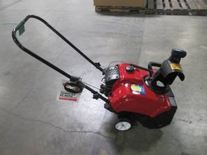 lot 25 image: Toro Power Clear 518 ZE 18 in. Single-Stage Gas Snow Blower 38473