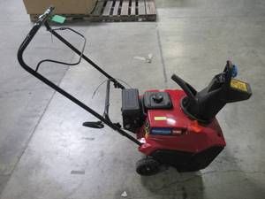 lot 26 image: Toro Power Clear 721 R 21 in. 212 cc Single-Stage Self Propelled Gas Snow Blower 38752