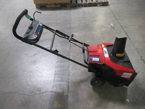 lot 27 image: Toro Power Clear 21 in. 60-Volt Lithium-Ion Brushless Cordless Electric Snow Blower 39901