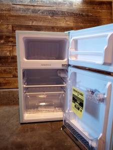 lot 19 image: Insignia - 3.1 cu. ft. Retro Mini Fridge with Top Freezer - Cool mint green