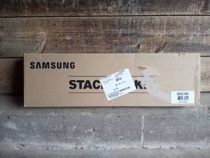 lot 113 image: Stacking Kit for Samsung 27 Front-Load Washers and Dryers