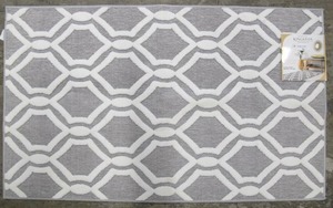 lot 462 image: Town & Country Living Kingston 27 In x 45 In Grey White Accent Rug