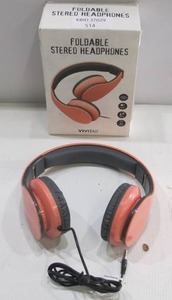 lot 514 image: Vivitar Wired Pink Foldable Stereo Headphones