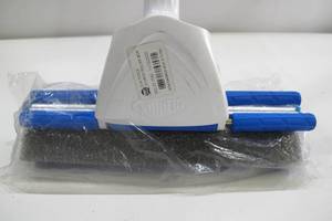 lot 528 image: New Clorox Cleaning Mop with Ringer