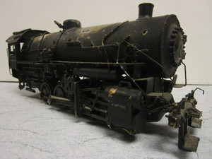lot 105 image: VINTAGE BRASS O GAUGE TRAIN LOCOMOTIVE, C. & N.W.R.