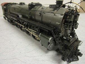 lot 131 image: VINTAGE BRASS O GAUGE NORTHERN PACIFIC TRAIN LOCOMOTIVE