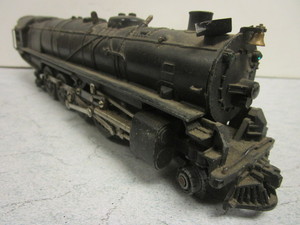 lot 136 image: VINTAGE BRASS O GAUGE TRAIN LOCOMOTIVE