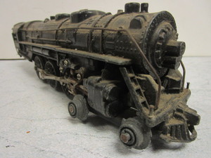 lot 139 image: VINTAGE BRASS O GAUGE TRAIN LOCOMOTIVE