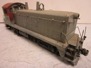 lot 141 image: VINTAGE BRASS O GAUGE TRAIN LOCOMOTIVE