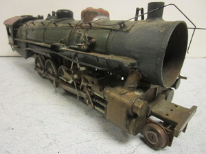 lot 143 image: VINTAGE BRASS O GAUGE TRAIN LOCOMOTIVE