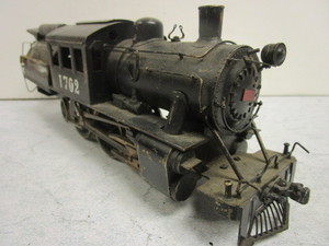 lot 145 image: VINTAGE BRASS O GAUGE TRAIN LOCOMOTIVE