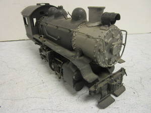 lot 147 image: VINTAGE BRASS O GAUGE TRAIN LOCOMOTIVE