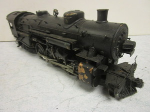lot 149 image: VINTAGE BRASS O GAUGE TRAIN LOCOMOTIVE