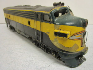 lot 154 image: VINTAGE BRASS O GAUGE TRAIN LOCOMOTIVE, CHICAGO AND NORTH WESTERN