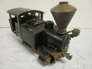 lot 161 image: VINTAGE BRASS O GAUGE TRAIN LOCOMOTIVE