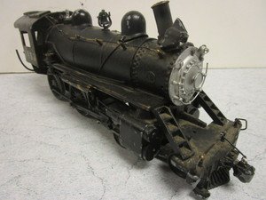 lot 163 image: VINTAGE BRASS O GAUGE TRAIN LOCOMOTIVE
