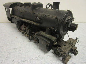 lot 167 image: VINTAGE BRASS O GAUGE TRAIN LOCOMOTIVE