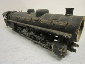 lot 171 image: VINTAGE BRASS O GAUGE TRAIN LOCOMOTIVE