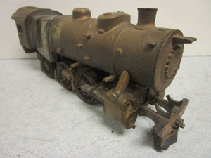 lot 182 image: VINTAGE BRASS O GAUGE TRAIN LOCOMOTIVE