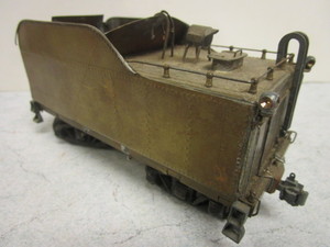lot 193 image: VINTAGE BRASS O GAUGE TRAIN CAR
