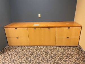 lot 17 image: KIMBALL Office Desk with Cabinets