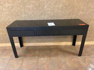 lot 19 image: 3-Drawer Wooden Desk