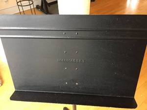 lot 103 image: Manhasset Music Stand