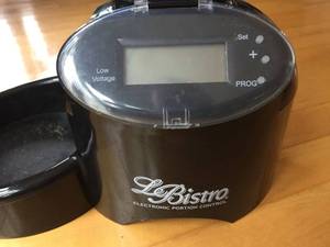 lot 129 image: Petmate Electronically Controlled Portion Controlled Feeder