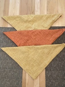 lot 185 image: Two Runners and 6 Pillow Casings