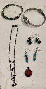 lot 94 image: Fancy Jewelry