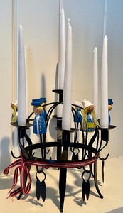 lot 87 image: Swedish Decor and More