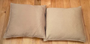 lot 88 image: 4 Accent Pillows