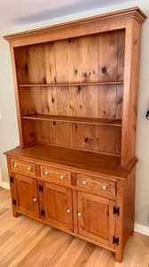 lot 59 image: Borkholder Amish Crafted American Vintage Furniture Hutch