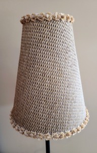 lot 174 image: Adorable Table Lamp