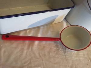 lot 275 image: Vintage Enamel Items