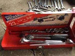 lot 284 image: Plano Tool Box Full of Tools