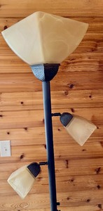 lot 227 image: Fancy Floor Lamp