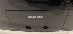lot 332 image: Bose iPod Speaker