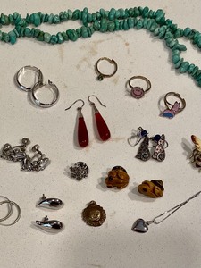 lot 315 image: Fun Jewelry Items