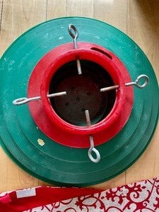 lot 308 image: 2 Tree Stands and a Tree Skirt