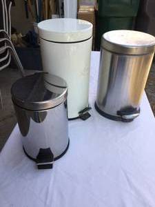 lot 356 image: Metal Waste Basket Lot