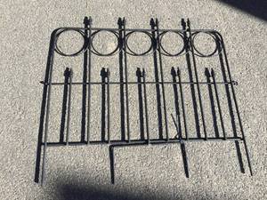 lot 367 image: Rod Iron Fencing Sections