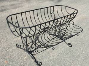 lot 381 image: Rod Iron Plant Stand
