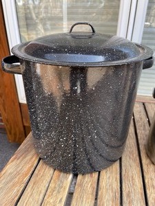 lot 404 image: Steel Container with Lid, a Compost Container, and a Kettle