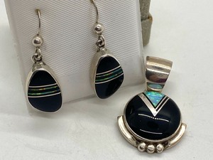 lot 428 image: RH Boyd Sterling Pendant and Matching Earrings