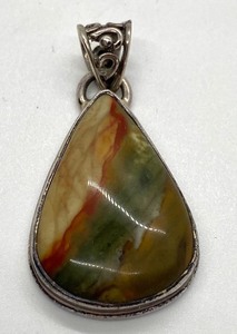 lot 427 image: Sterling Silver & Polished Stone Pendant