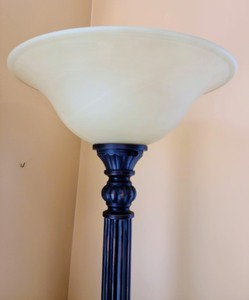 lot 4 image: Dark Bronze Floor Lamp